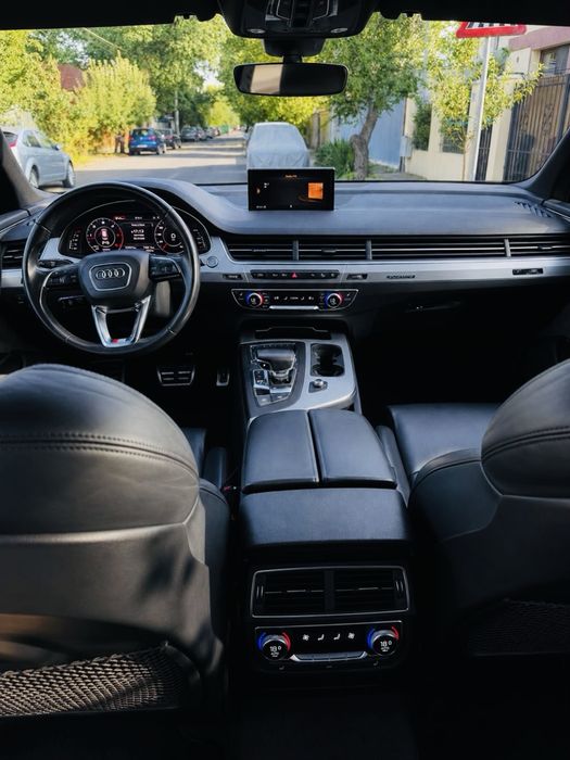 Audi Q7 3.0 TDI Quattro pachet S line/ Panoramic/ Ambientale/ Perne 5 Moduri de condus