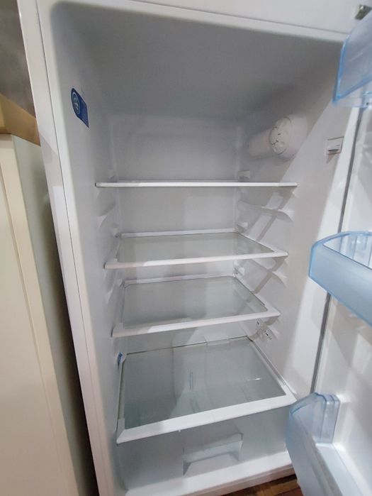 Хладилник с горна камера Beko