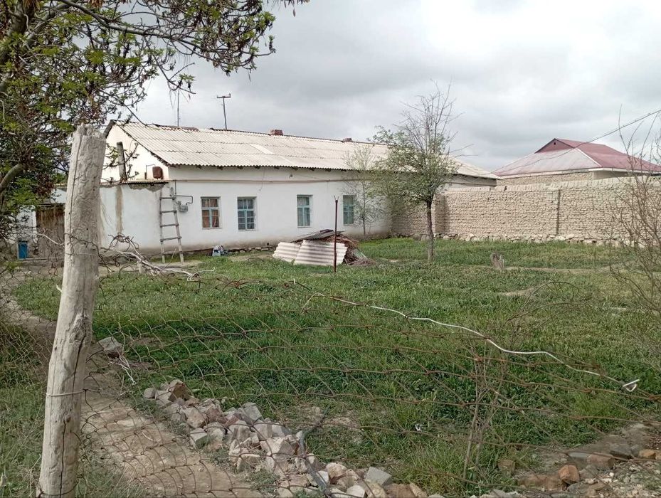 Hovli sotiladi  – biznes va qurilish uchun ideal joy!