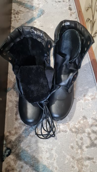 Продам новые берцы.