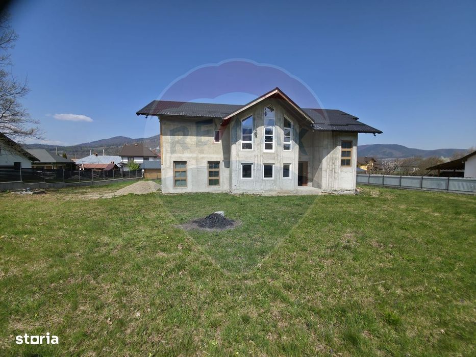 Teren intravilan + casă la roșu de vânzare – Vădurele, jud. Neamț