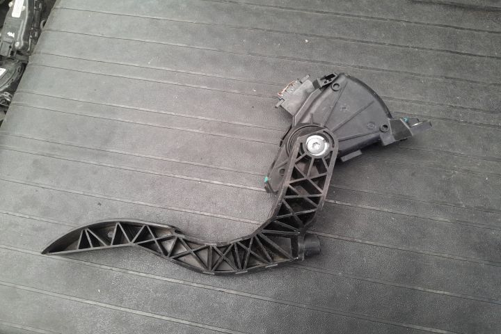 Pedala acceleratie 8E1721523G 8E1721523G Audi A4 B7