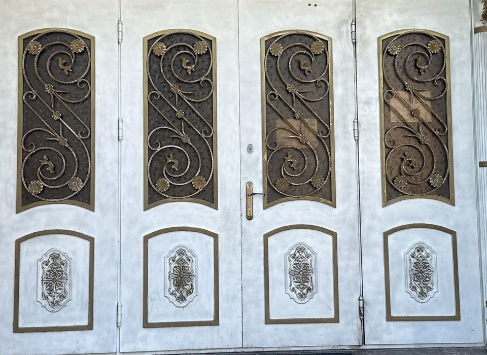 Продается входная дверь