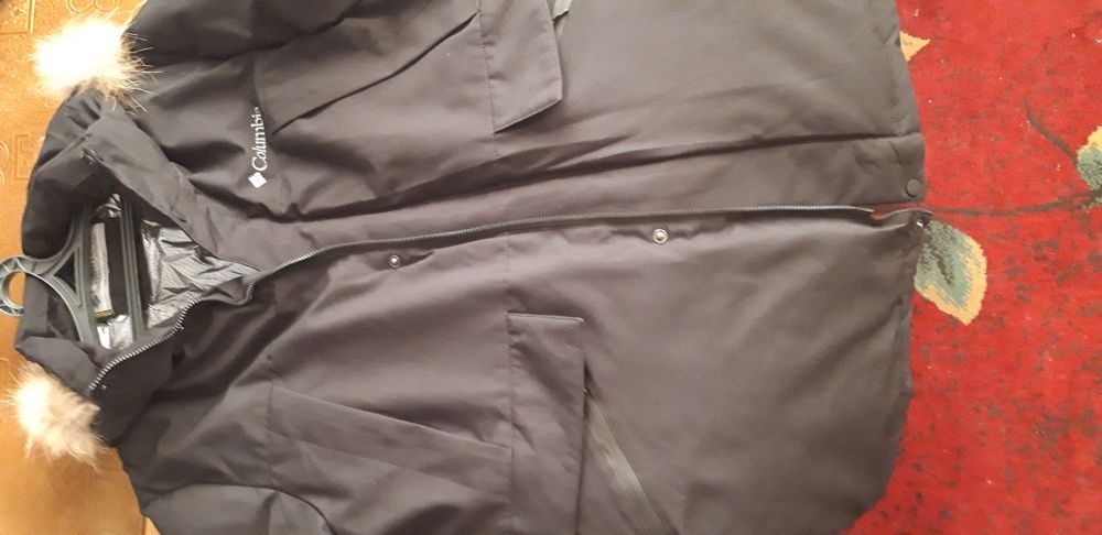 Продам пуховик Columbia