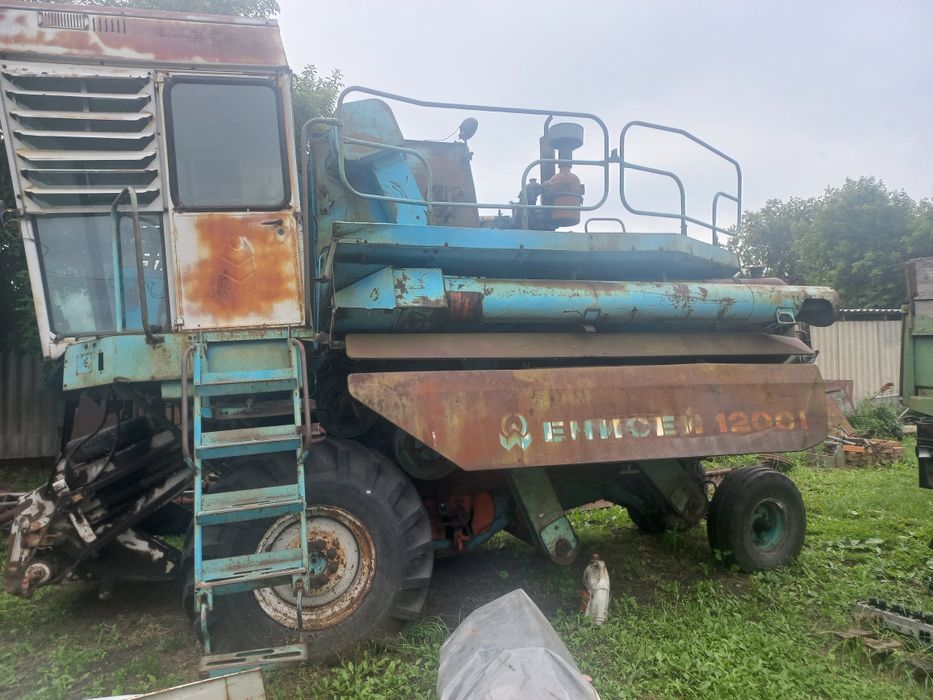 Продам камбаин ЕНИСЕЙ