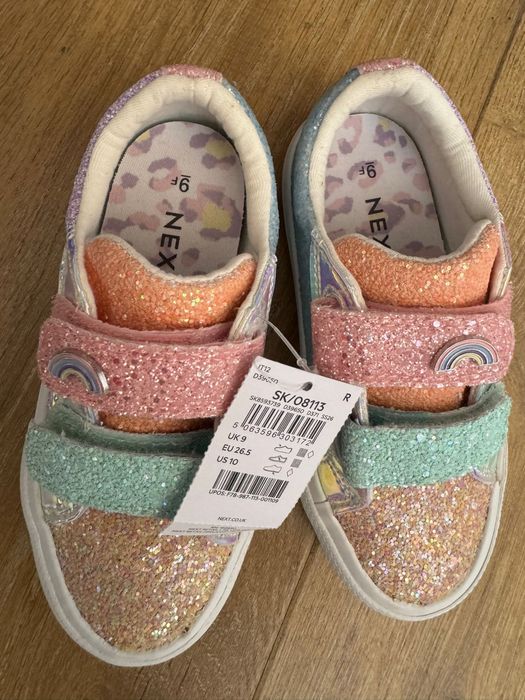 Ghete UGG si sneakearsi Next noi NR. 26 UGG și 26,5 Next