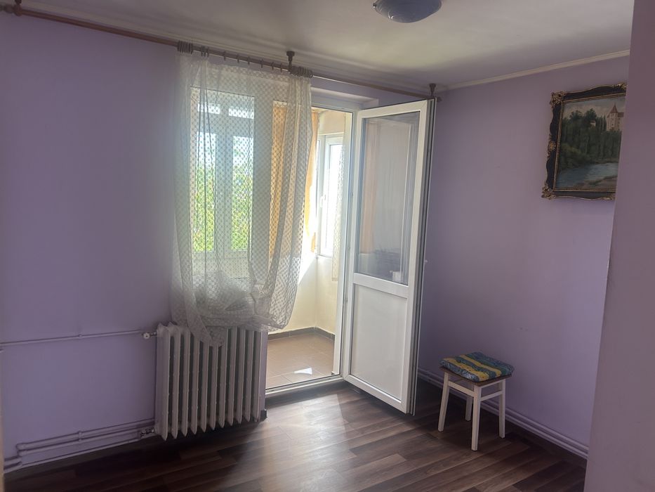 Vand apartament 3 camere