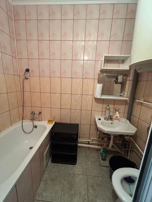 Chirie           GARSONIERA