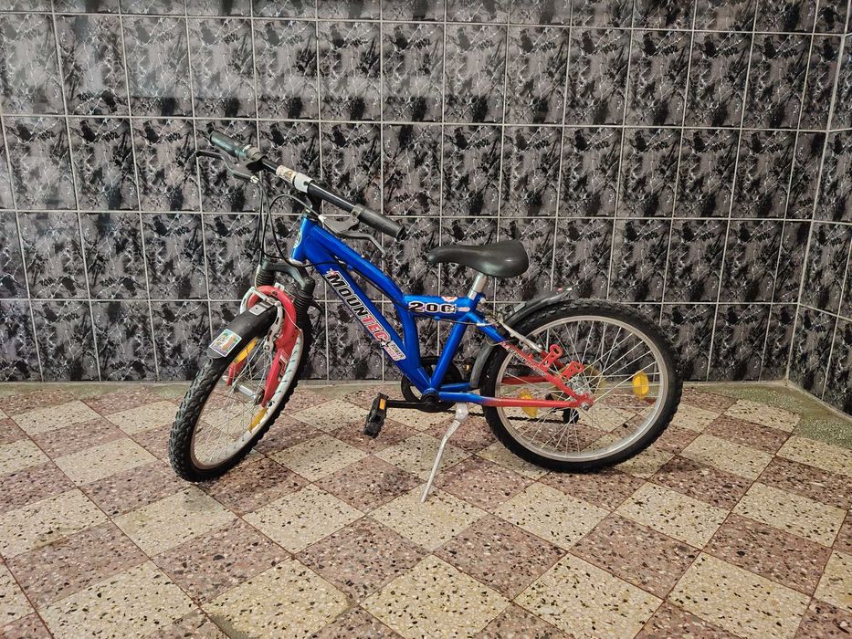 Vând bicicleta pe 20 inchi