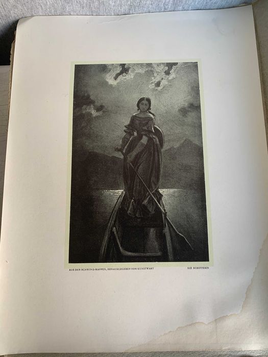 книга с музейни отпечатъци