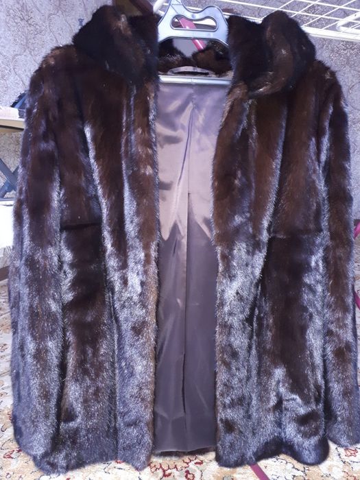 Продам шубу (короткая)