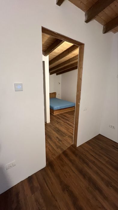 Casă noua aproape de lac