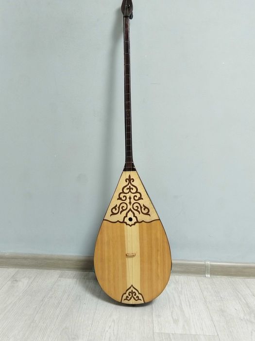 Домбыра профессиональная