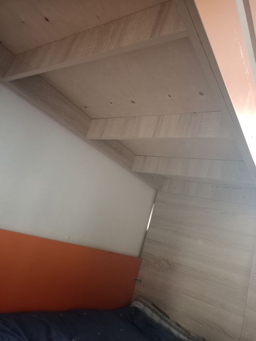 Кровать двухяростная