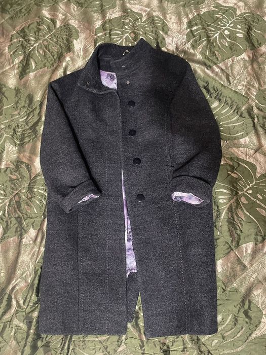 Продам демисезонное пальто.