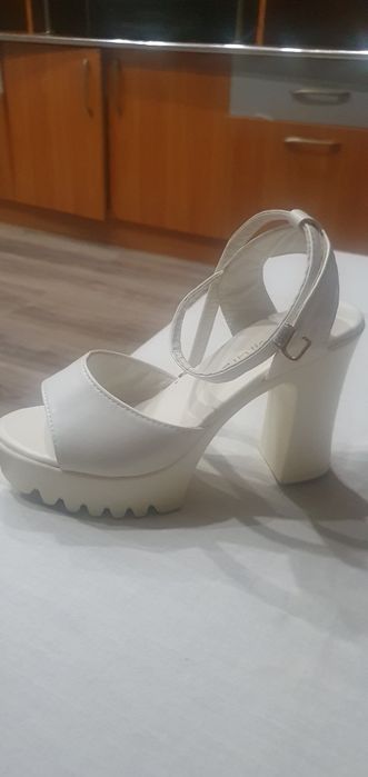 Босаножки женские