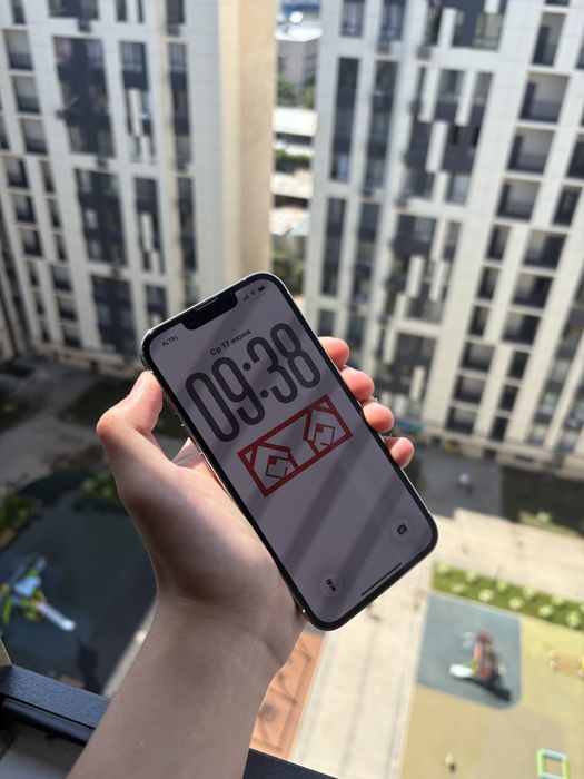 Срочно продам айфон 13 про