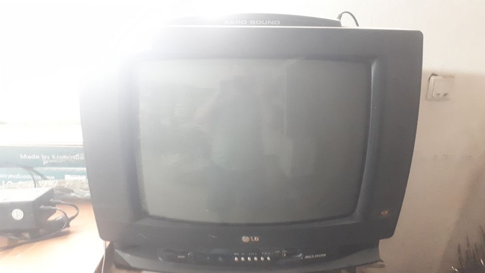 Телевизор LG б/у 10000м