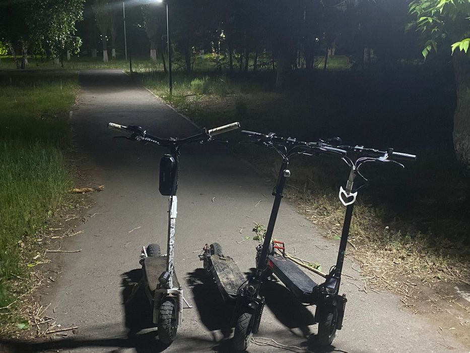 Продам электро самокат куго м4