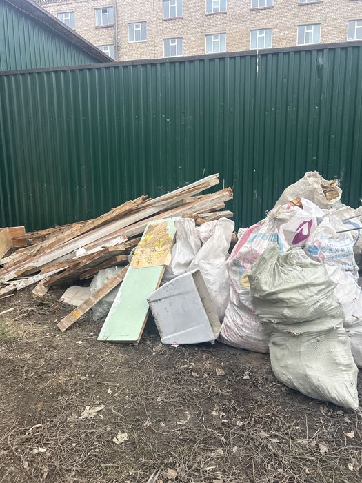 Отдам строительный мусор