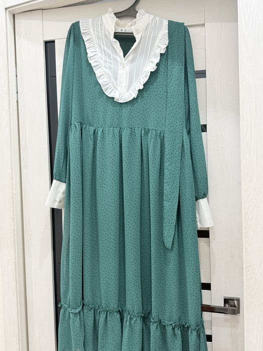 Красивая зеленый платья