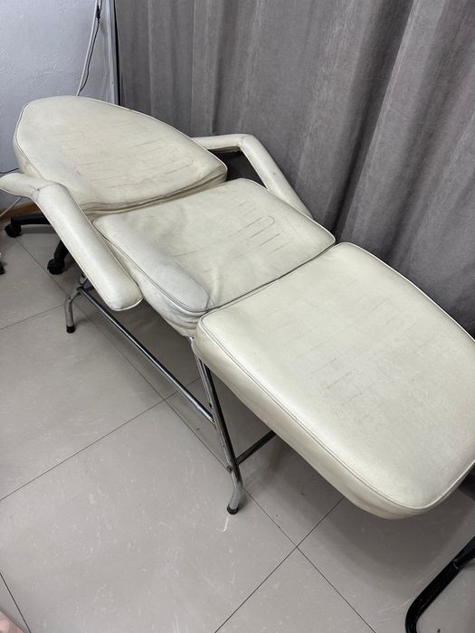 Продам кушетку косметологическую