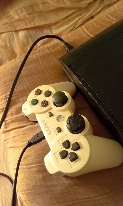 Плейстейшън 3 супер  слим/ playstation 3 super slim