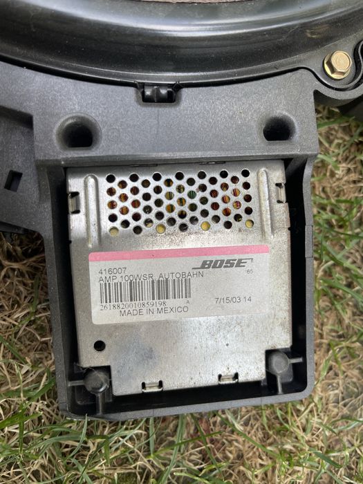 Subwoofer boxa Bose Audi A8