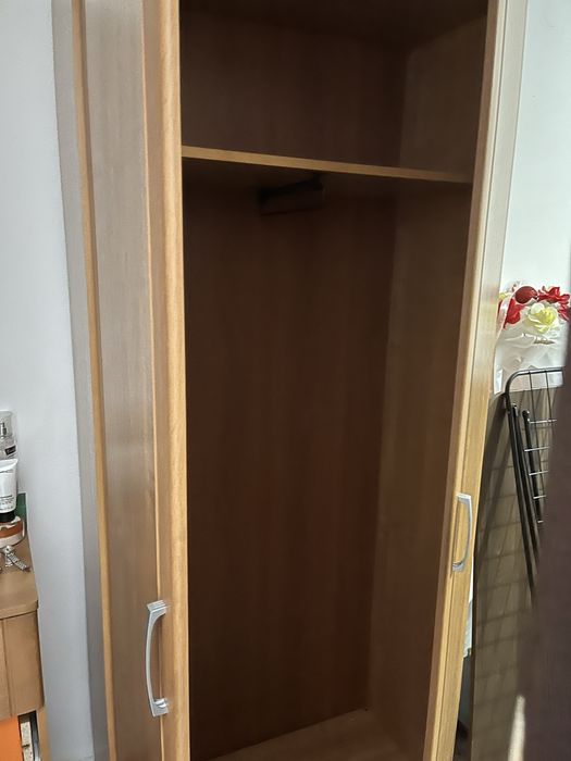 Шкаф ,тумбочка.