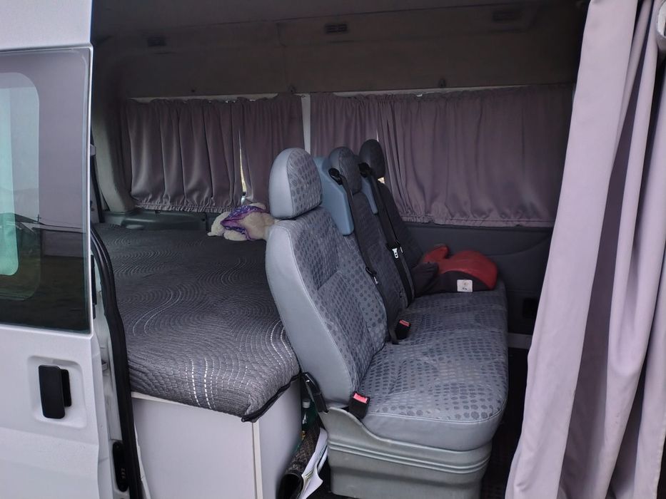 Vând Ford Transit 8+1