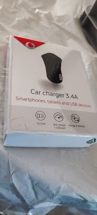 Încărcător auto 12/24v marca Vodafone, cu doua USB 3.4 Ah