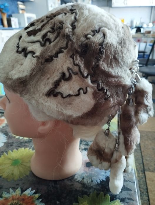 Женские  зимние шапки