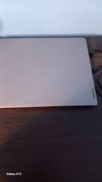 Leptop lenovo ideApead3 17alc6