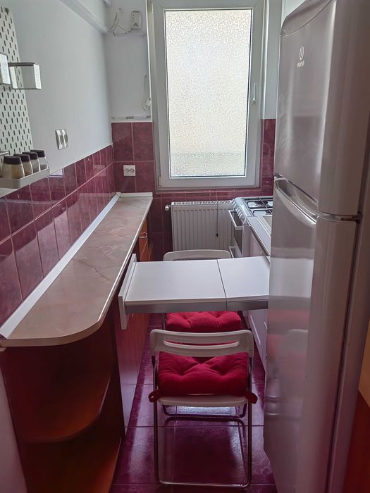 Proprietar închiriez garsonieră Hala Traian Sector 2