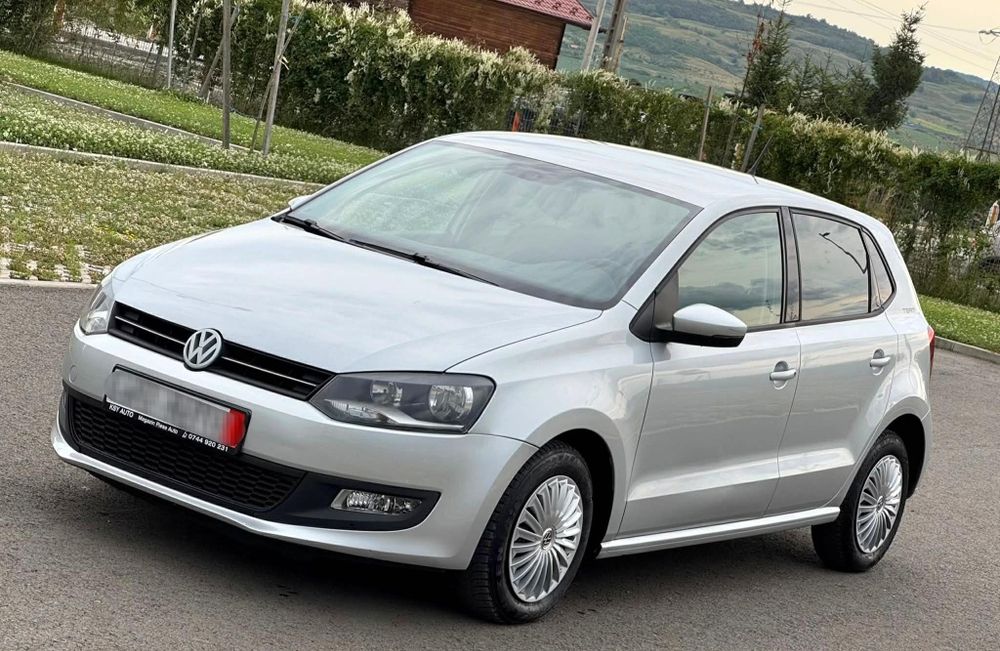 VOLKSWAGEN Polo 2011
