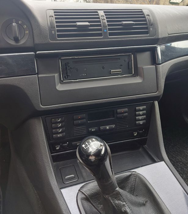 Продавам Bmw 520i е39