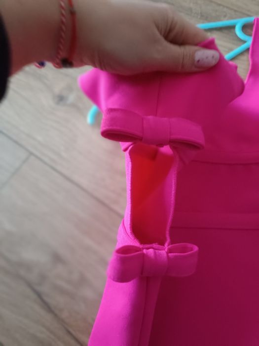 Рокля циклама бандажна размер S