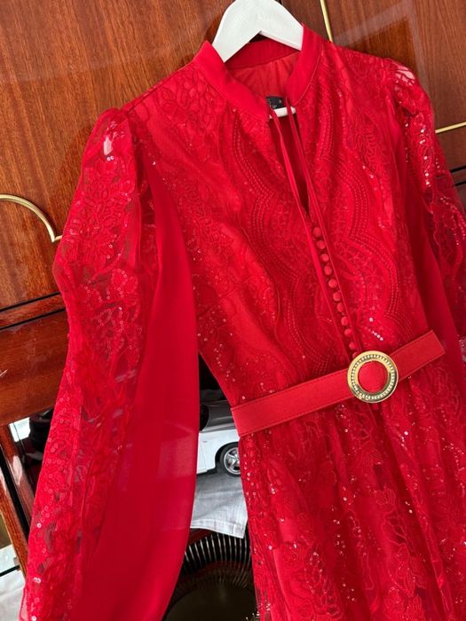 Платье нарядное 36 р