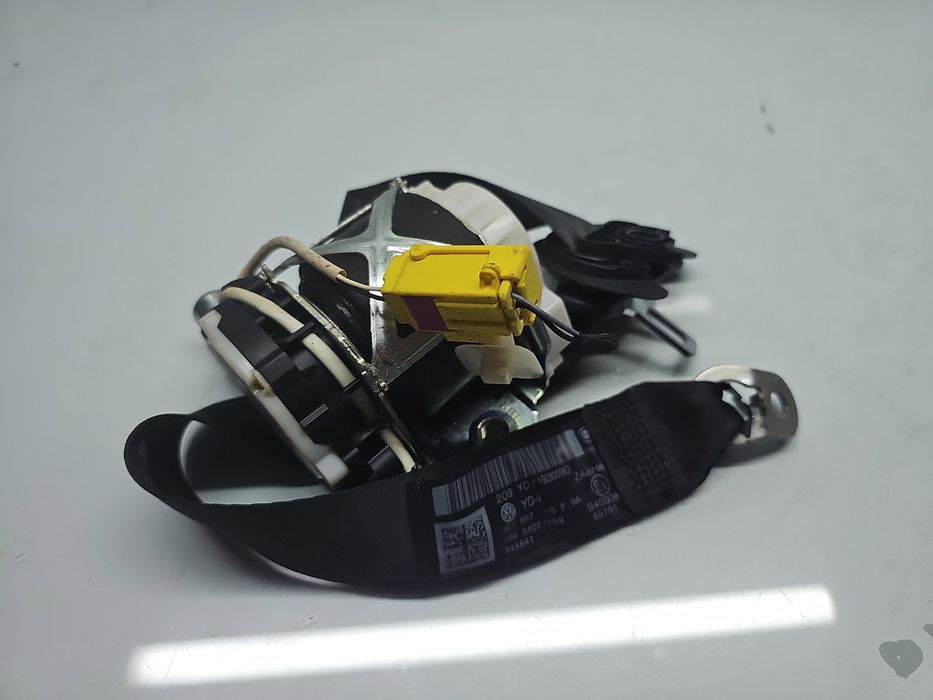 Centura stanga fata Volkswagen Passat CC (357) [Fabr 2008-2012] 3C1857
