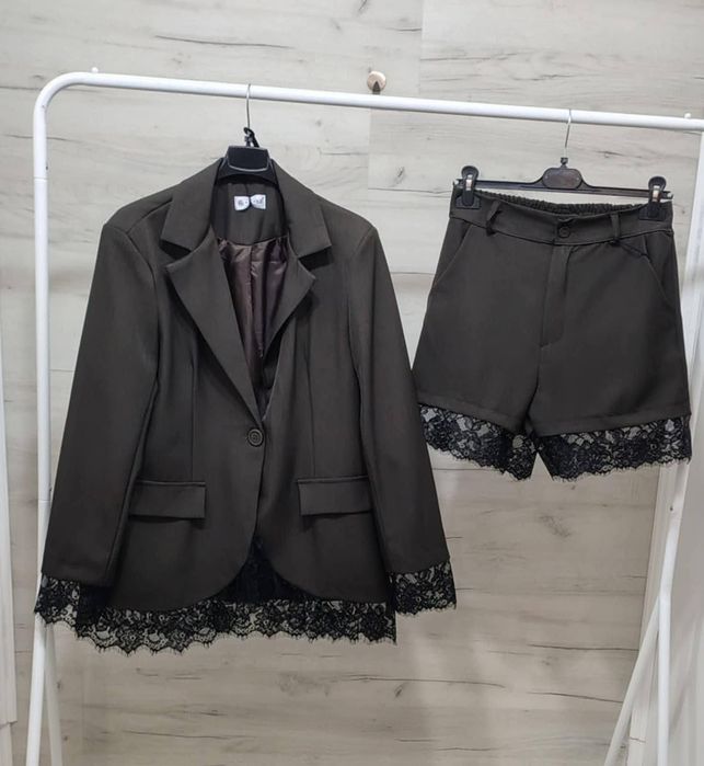 Дамски костюм от две части