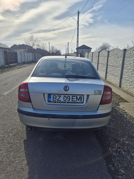 Vând skoda octavia