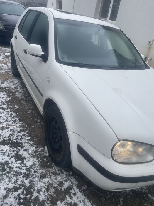 Dezmembrez golf 4 1,4 benzina