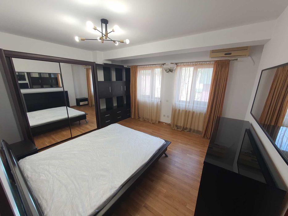 Zona Unirii | 3 cam. 82 mp | Logie panoramică | Bloc nou | Garaj Subsol opțional