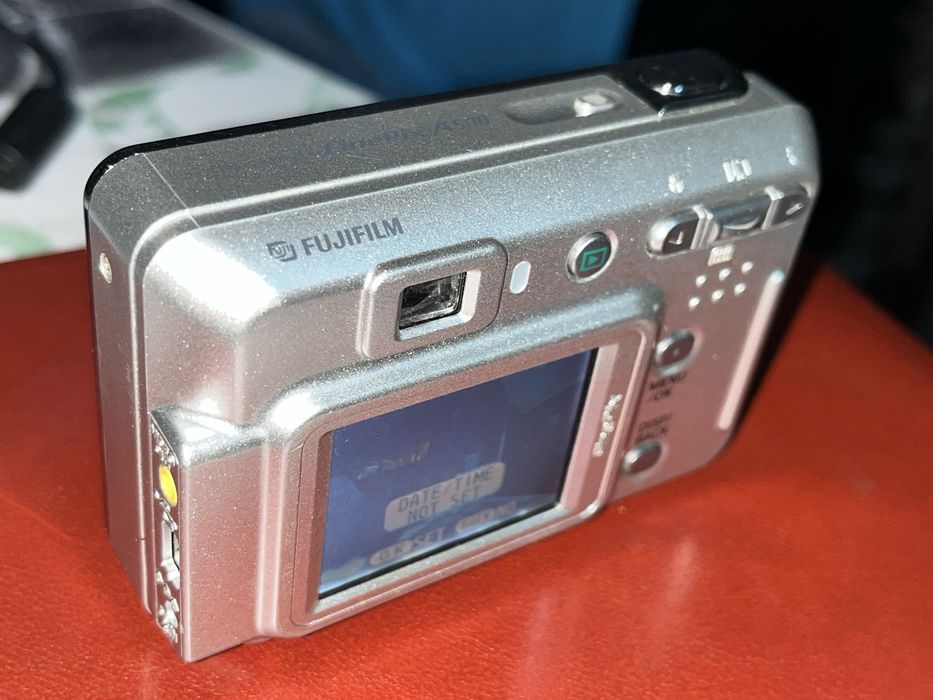 Fujifilm FinePix A500 (5.1MP) – cameră digitală impecabilă, pachet complet