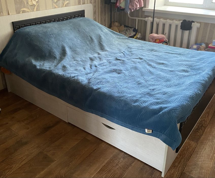 Спальный гарнитур