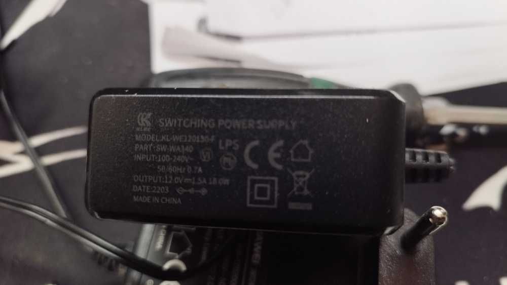 Продавам захранващи адаптери 12V - 1.5A