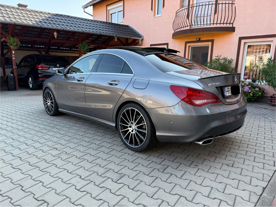 Mercedes Benz CLA 200 AMG line