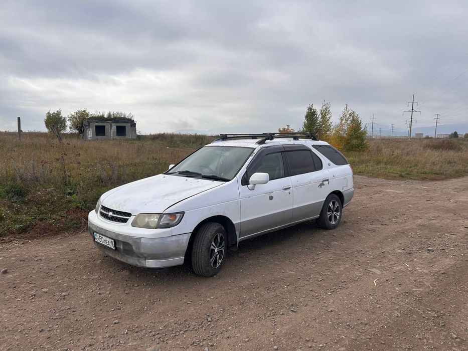 Nissan R’nessa 1998
