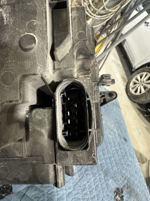 Tiguan ляв фар 2018-21