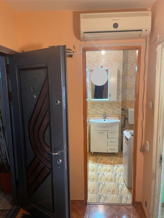 Vand apartament cu 2 camere